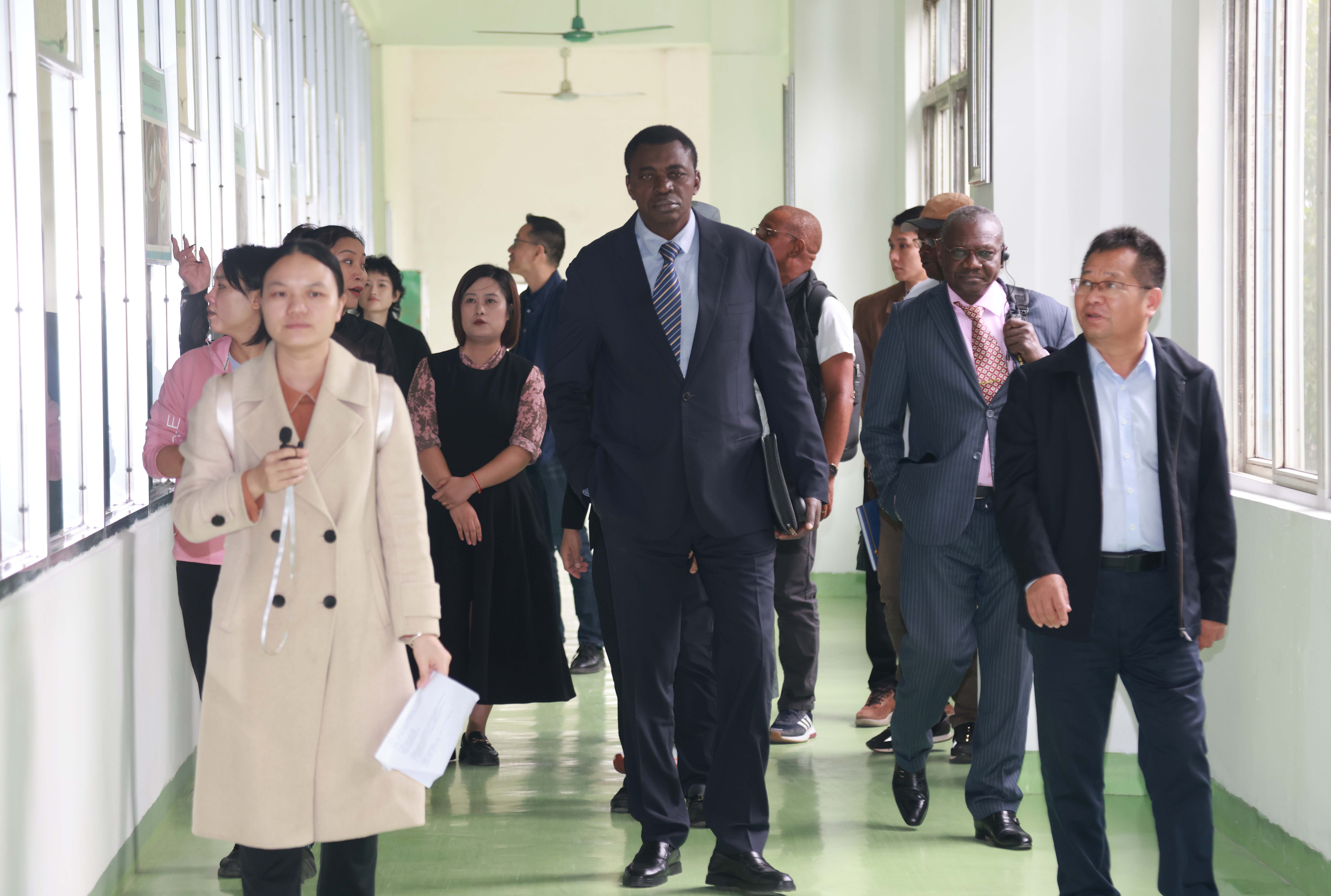 喀麥隆東部大區代表團到明陽淀粉公司參觀交流